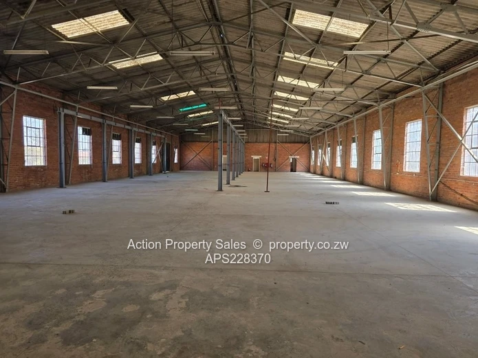Warehouse to rent in Ruwa - USD$2,300 inc. Rates