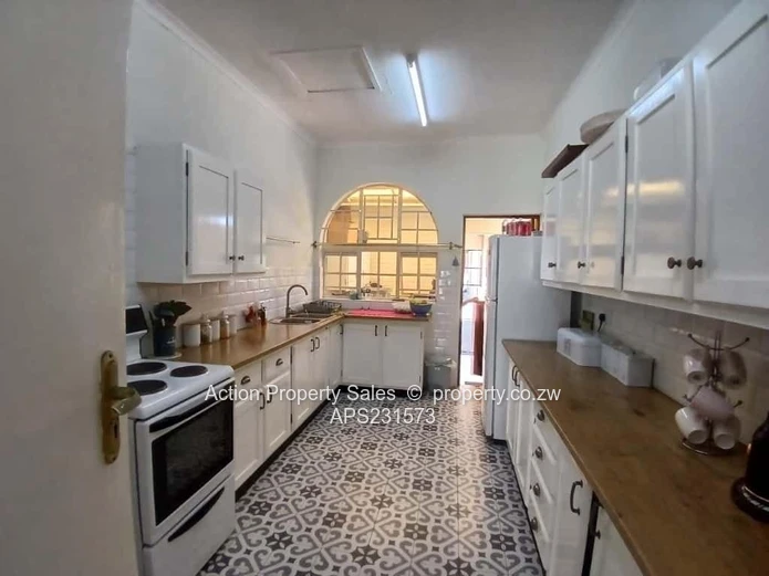 Neat 3 Bed Family Cluster Unit! 