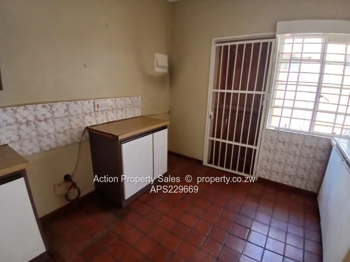 Neat 2 Bed In Avondale West! 