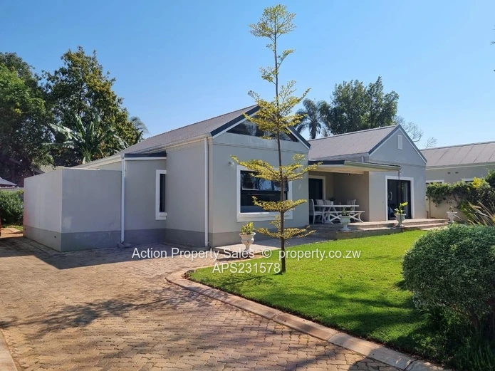 Townhouse to rent in Greendale 1st February - $1600 plus $100 Levy