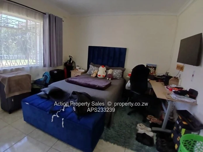 Family Home In Greystone Park! 