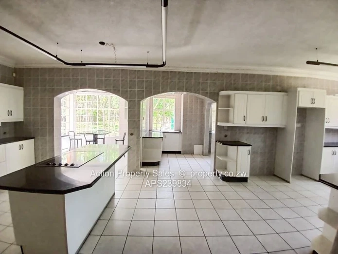 Magnificent Family Home For Sale on Folyjon Crescent! 