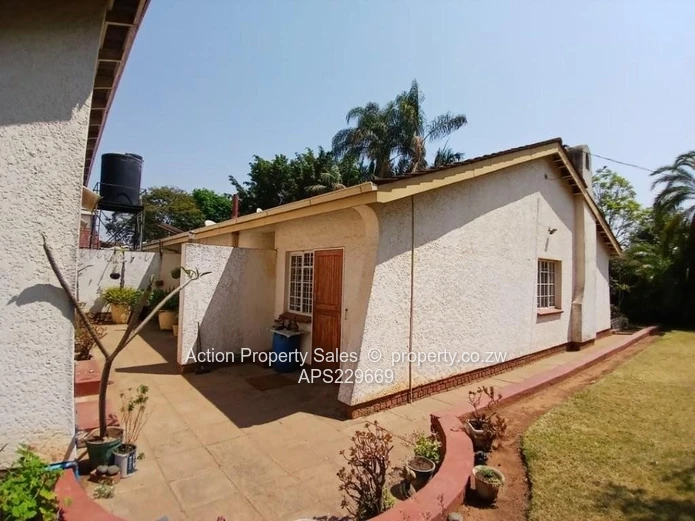 Neat 2 Bed In Avondale West! 