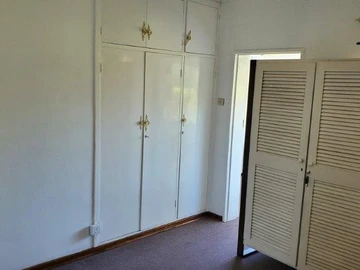 2 Bedroom Flat & Apartment