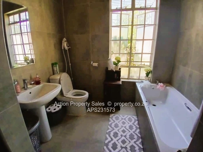 Neat 3 Bed Family Cluster Unit! 