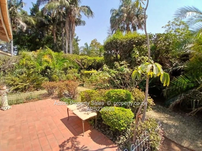 Neat 2 Bed In Avondale West! 