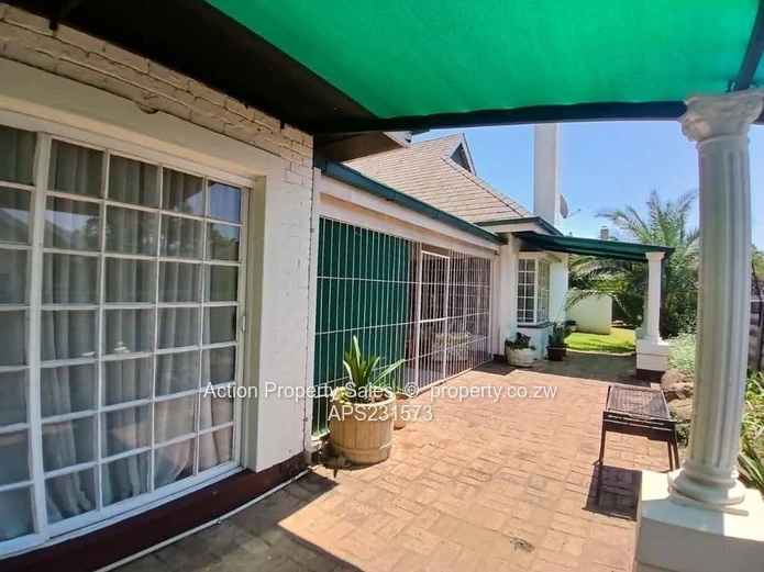 Neat 3 Bed Family Cluster Unit! 