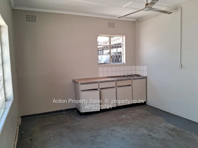 Warehousing and Offices to Rent in Graniteside. Available 1st December $8200 plus VAT and Rates 