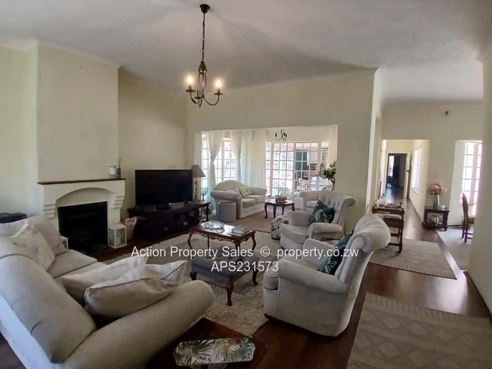 Neat 3 Bed Family Cluster Unit! 