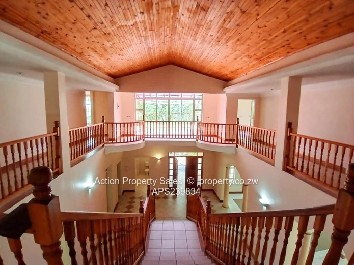 Magnificent Family Home For Sale on Folyjon Crescent! 