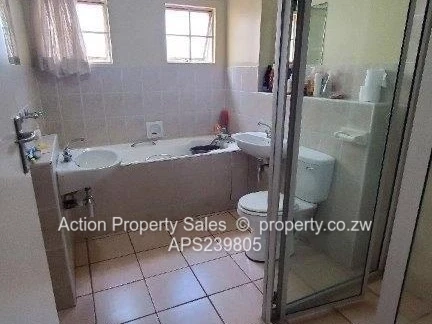 Neat 3 Bed Apartment In Avondale! 