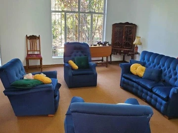 2 Bedroom Flat & Apartment