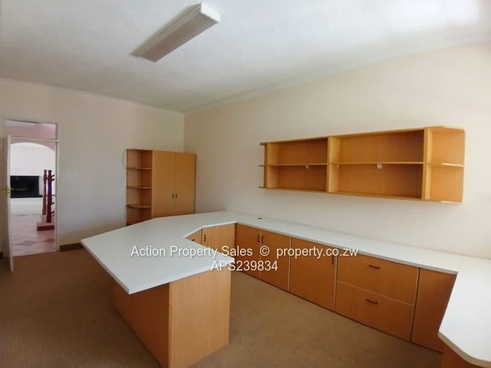 Magnificent Family Home For Sale on Folyjon Crescent! 