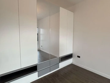 2 Bedroom Flat & Apartment