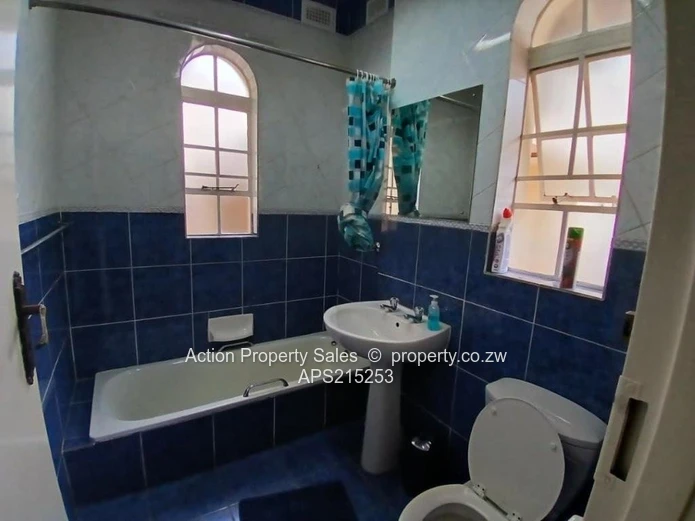 Neat Family Town House! 