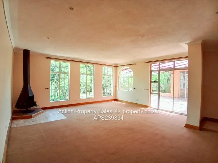 Magnificent Family Home For Sale on Folyjon Crescent! 