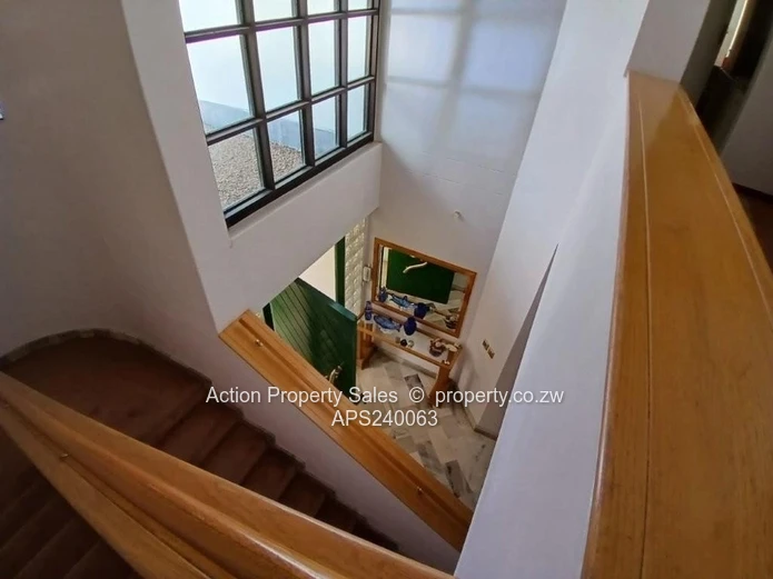 Beautiful 3 Bed Townhouse In Newlands! 