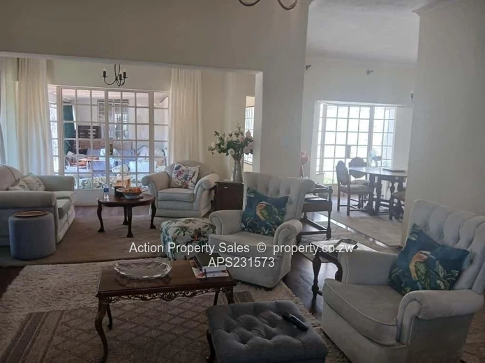 Neat 3 Bed Family Cluster Unit! 