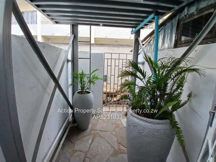 Completely Renovated 3 Bed Office Unit! 