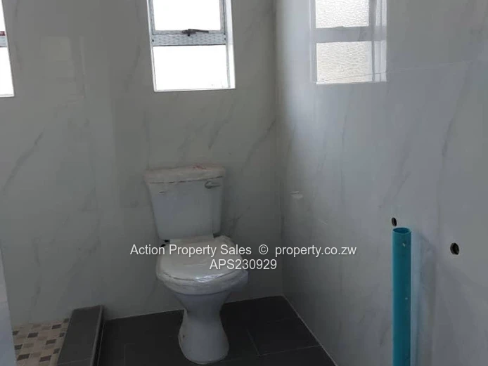 4 Beds On An Acre, With Building Permit! 