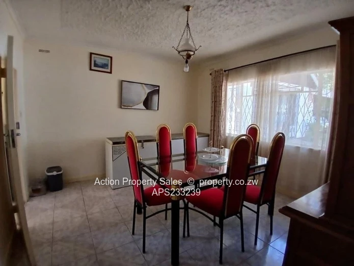 Family Home In Greystone Park! 