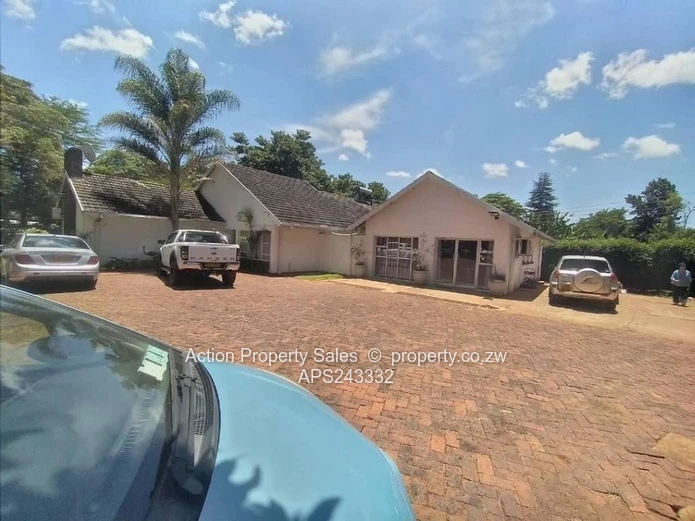 Beautiful Family Home For Sale In Borrowdale! 