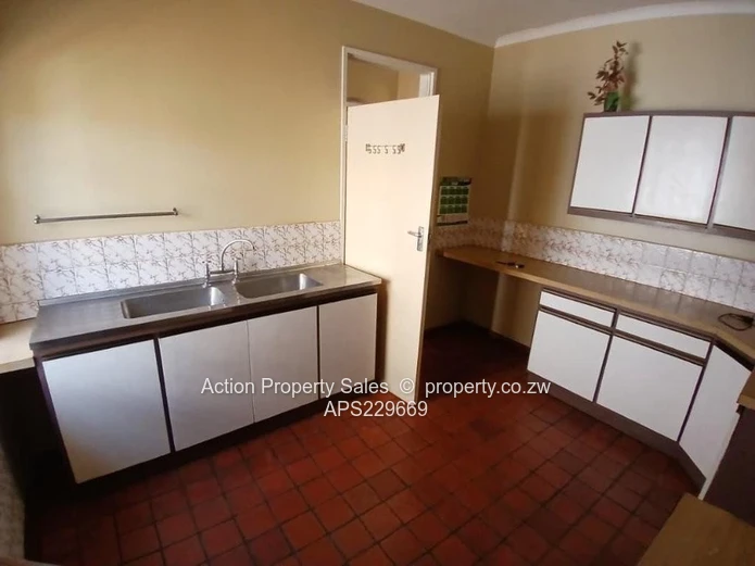 Neat 2 Bed In Avondale West! 