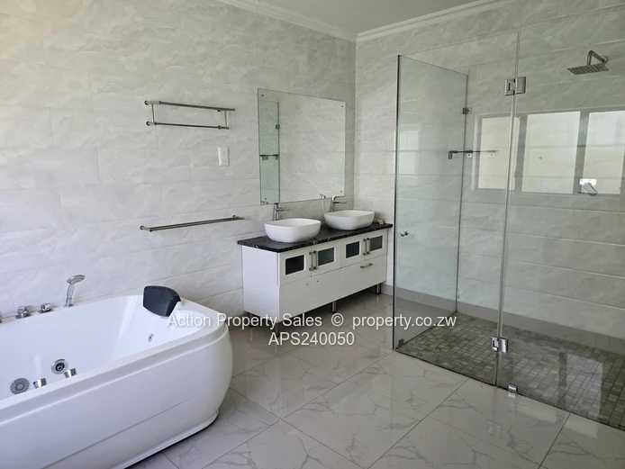 Luxurious Townhouse For Sale In The Brooke! 