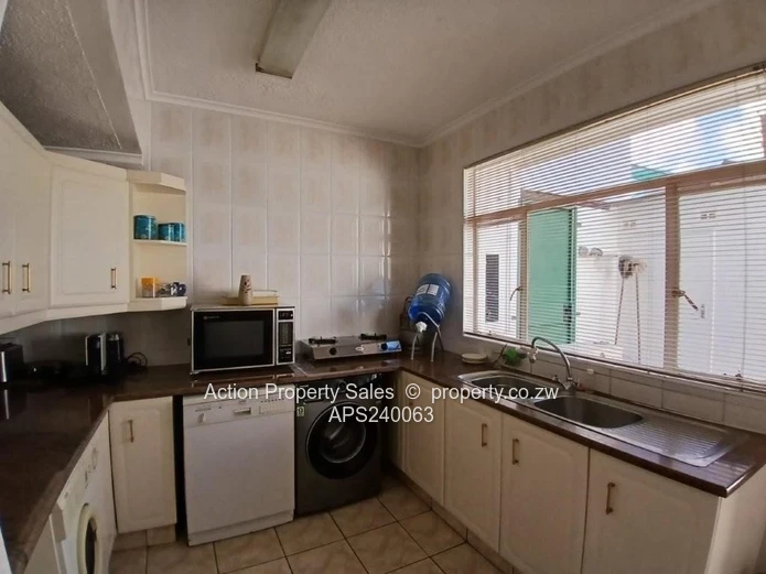 Beautiful 3 Bed Townhouse In Newlands! 