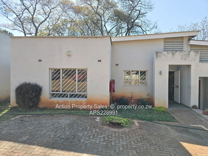 Lovely Townhouse For Sale In Greendale 