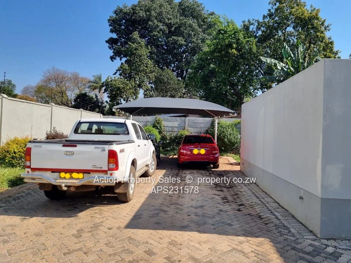 Townhouse to rent in Greendale 1st February - $1600 plus $100 Levy