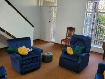 2 Bedroom Flat & Apartment