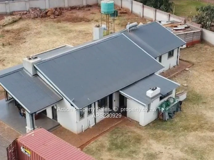 4 Beds On An Acre, With Building Permit! 