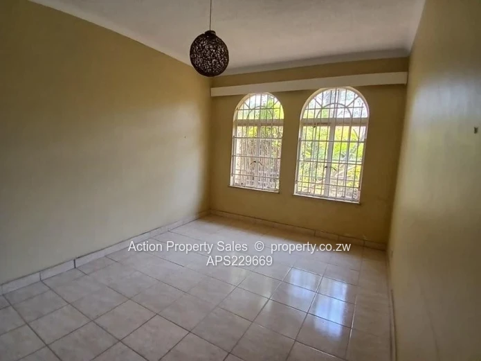 Neat 2 Bed In Avondale West! 