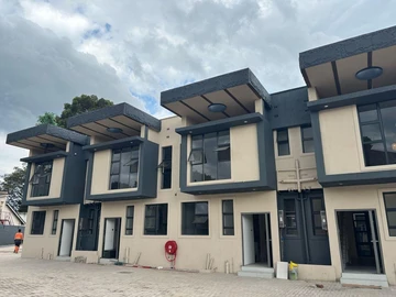 2 Bedroom Flat & Apartment