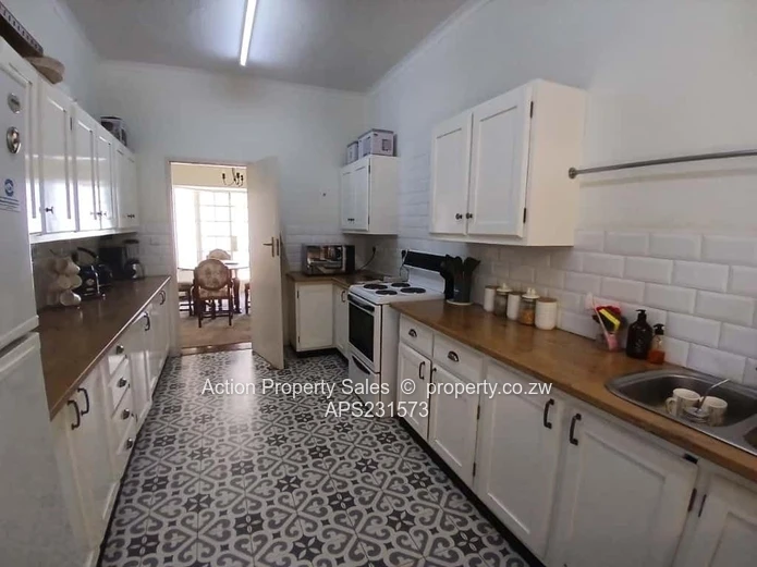 Neat 3 Bed Family Cluster Unit! 