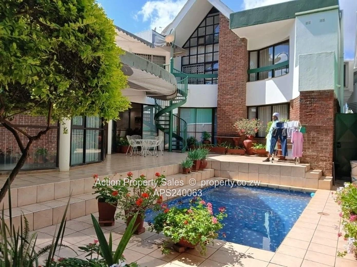 Beautiful 3 Bed Townhouse In Newlands! 